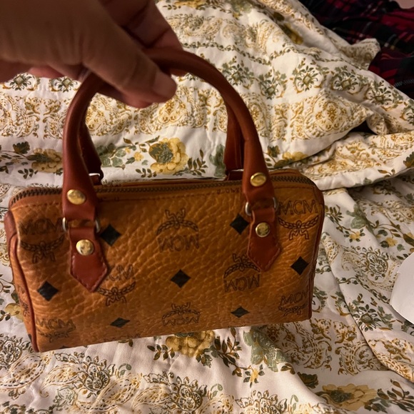 MCM Mini Boston - Picture 5 of 5